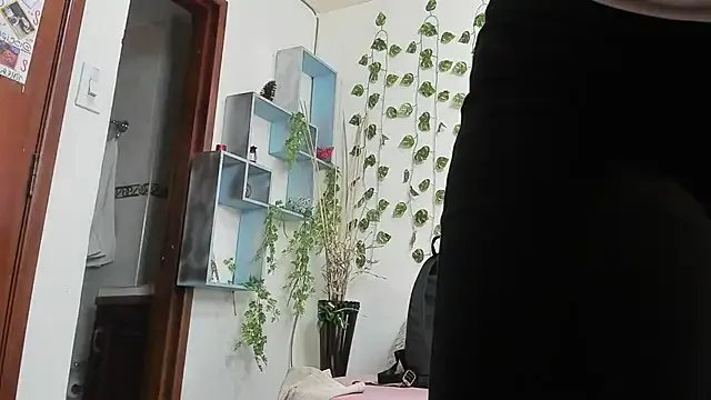 DestinyHills — Fingering Pussy