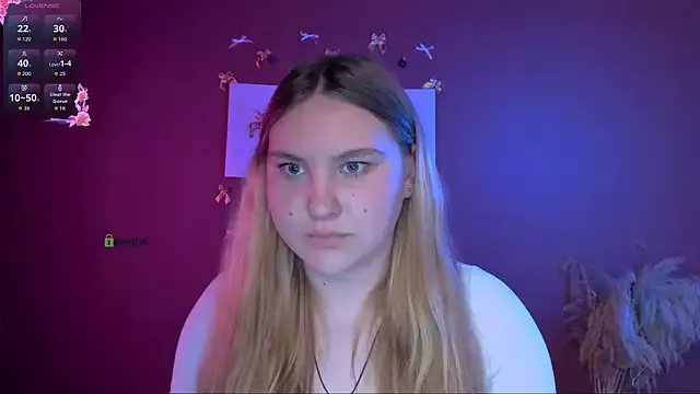 Freechat dina_bloom_ on StripChat