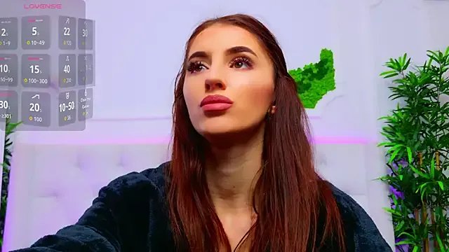 Freechat ElisaCharm on StripChat