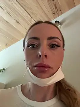 EmaSalis on StripChat