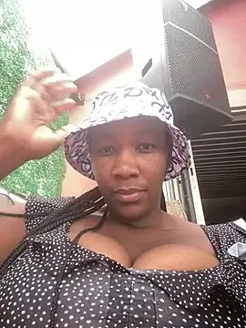 GiantClitHopex on StripChat