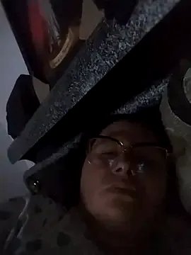 Freechat hazel_milf on StripChat