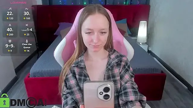 Mia_E1fie — Licking finger