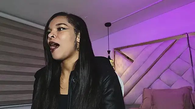 StripChat mia_gatesvg is Freechat mia_gatesvg — Make me take off all clothes+ rub boobs