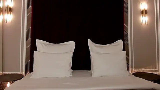 milaleoneli — Private on StripChat