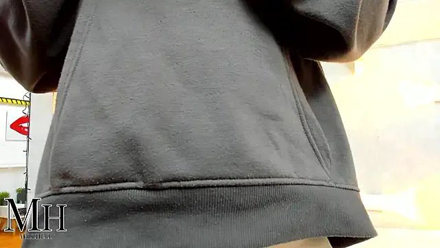 MizzHell on StripChat