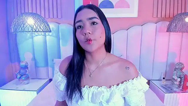 noa_moon on StripChat