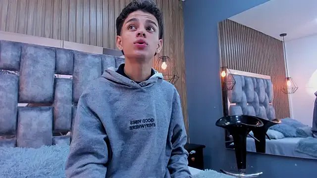 owen__johnson on StripChat