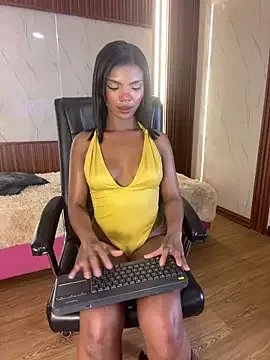 Freechat PinkyMoon on StripChat