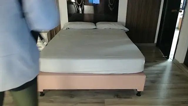 Sam_mansson66 on StripChat