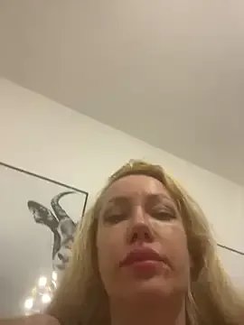 SofiaJoy on StripChat