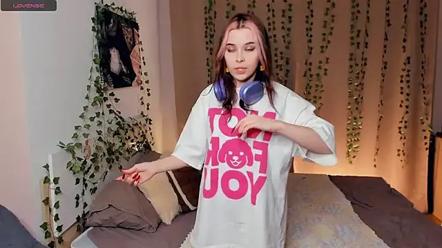 VedaSchulz on StripChat