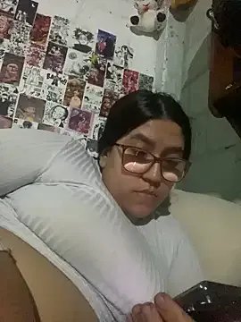 Freechat violeta_818 on StripChat