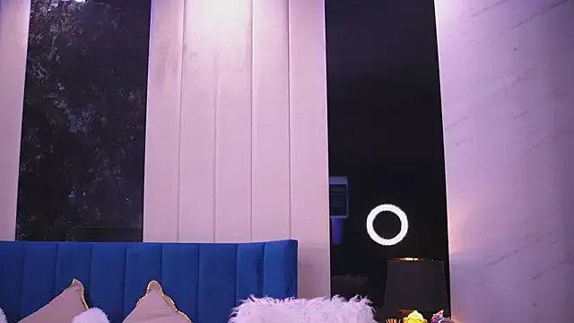 Freechat XenaBloom on StripChat